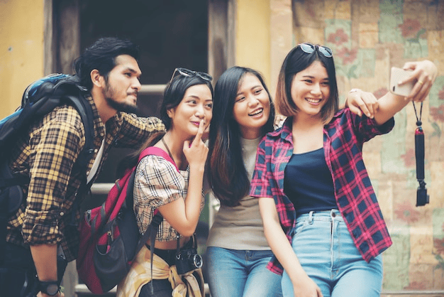 The Advantages of Building a Robust Alumni Network