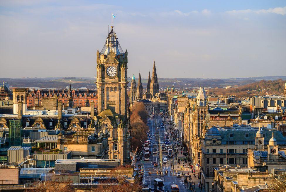 Exploring the Historic Charms of Edinburgh