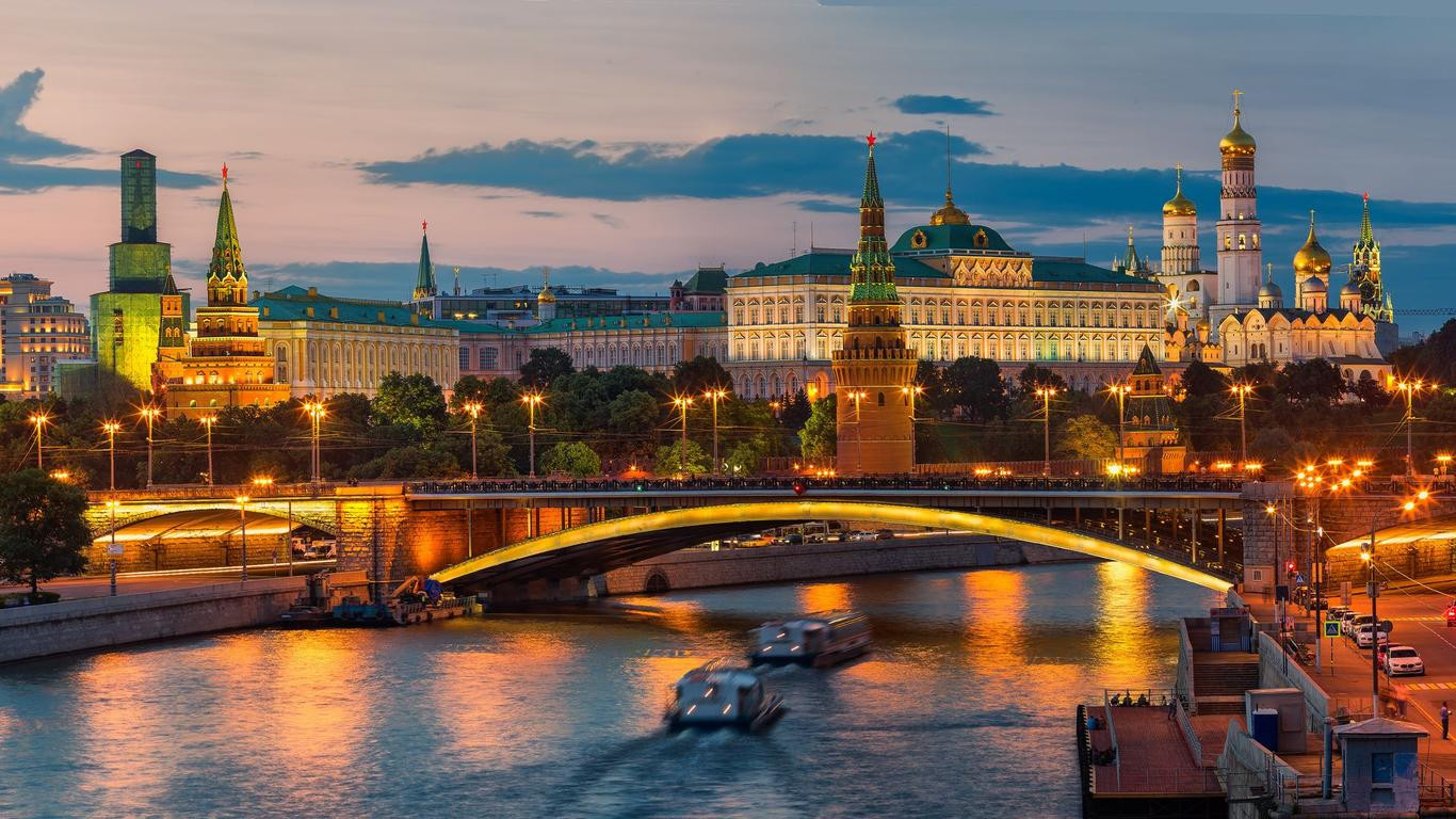 Exploring Russia's Iconic Cities: A Journey from Moscow to St. Petersburg