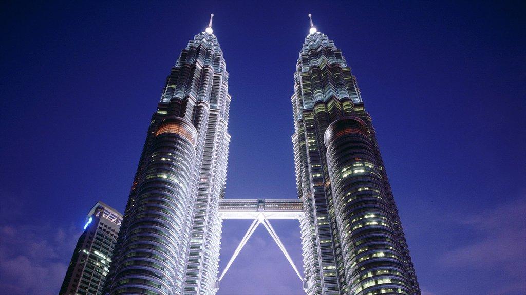 Discovering the Iconic Petronas Towers: Architectural Marvel and Symbol of Malaysian Pride